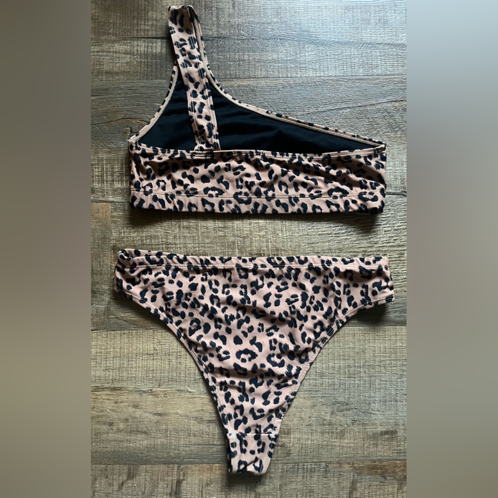 Nasty Gal Animal Print one shoulder Bikini Set. Women’s Size 8 - Picture 2 of 6